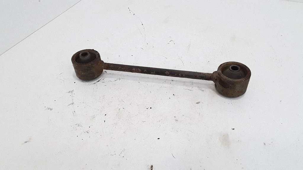Rear control arm
