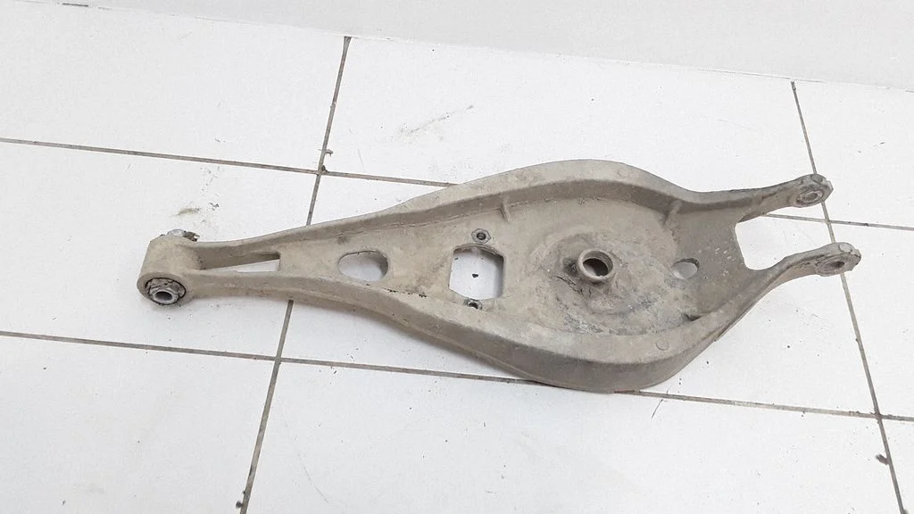 Rear control arm – BMW 3 Series E46 (1998-2005)