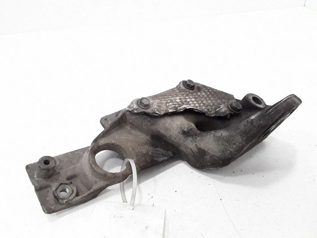 Gearbox mounting bracket