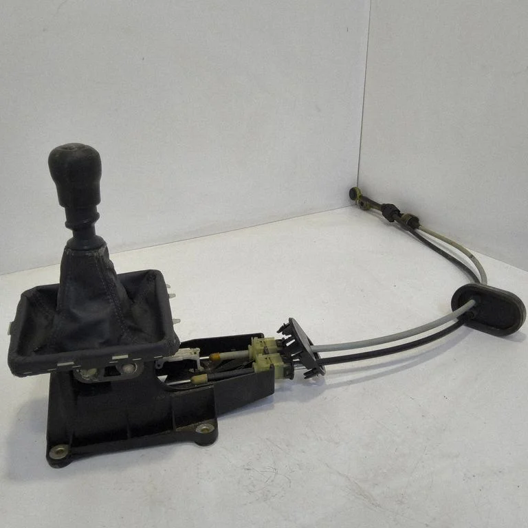 Gear selector mechanism – centre