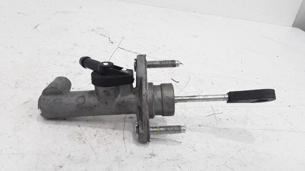Clutch master cylinder
