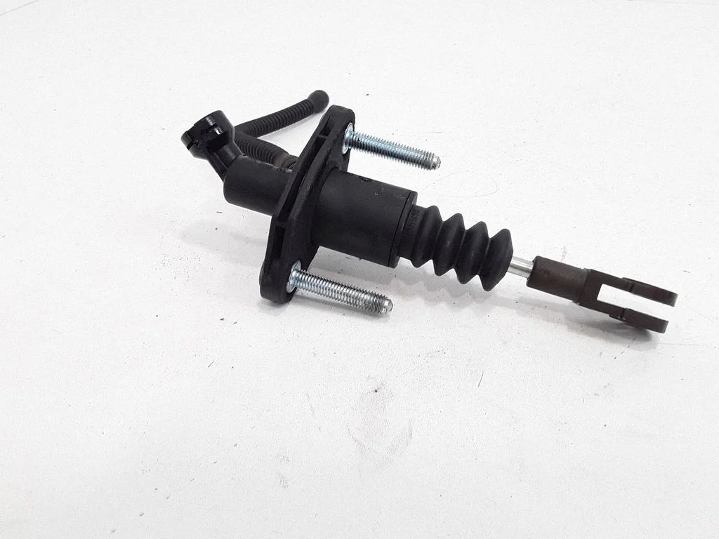 Clutch master cylinder