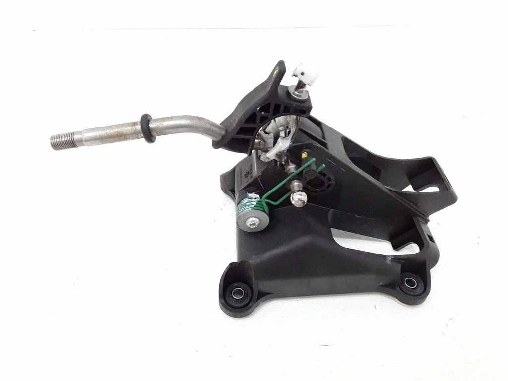 Gear selector mechanism