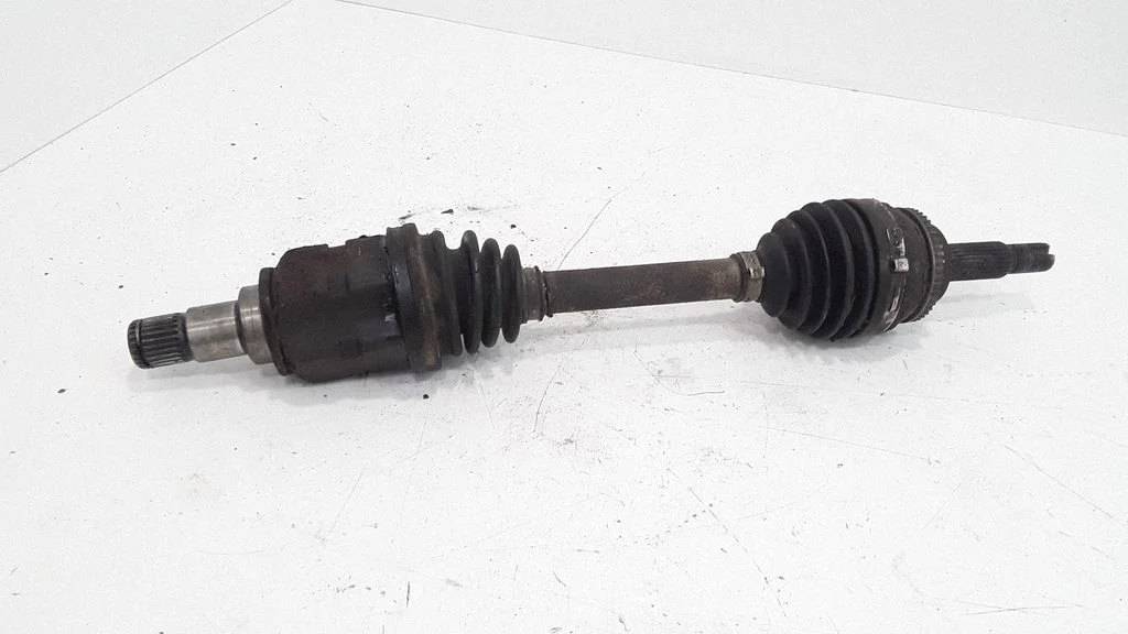 Front driveshaft – Toyota Matrix (E130) (2001-2008)