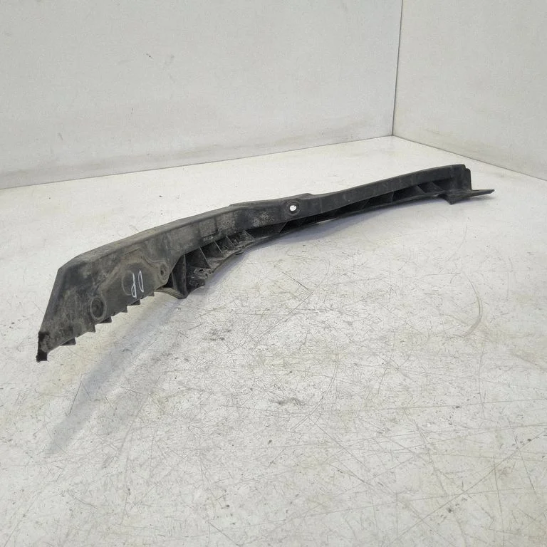 Front bumper mounting bracket 1Z0807184D