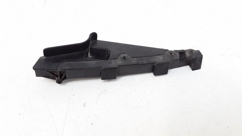 Front bumper mounting bracket 6800799L