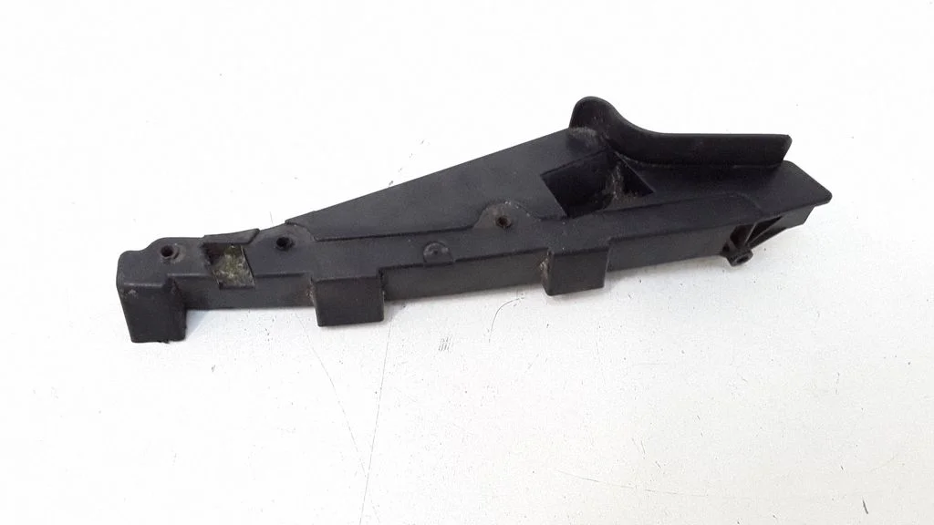 Front bumper mounting bracket 6800800R