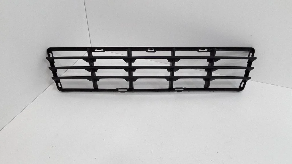Front bumper lower grill – Volvo V50 (2004-2007)