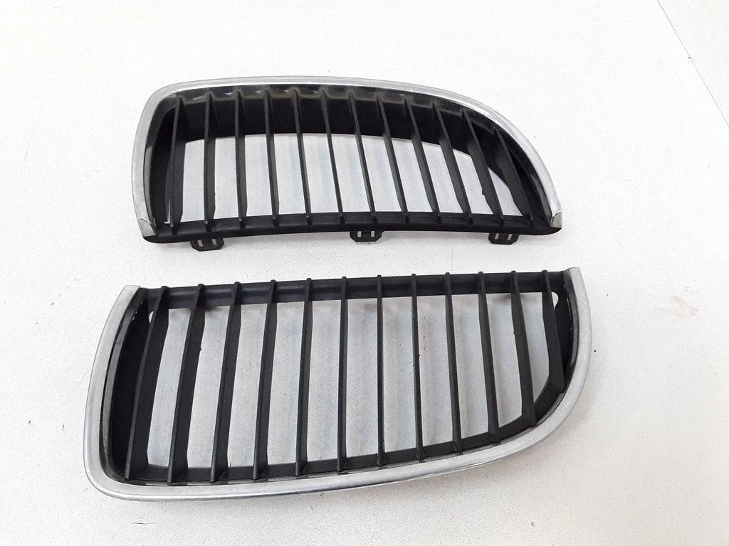 Esistange ülemine radiaatorivõre – BMW 3-seeria E90 E91 (2005-2012)