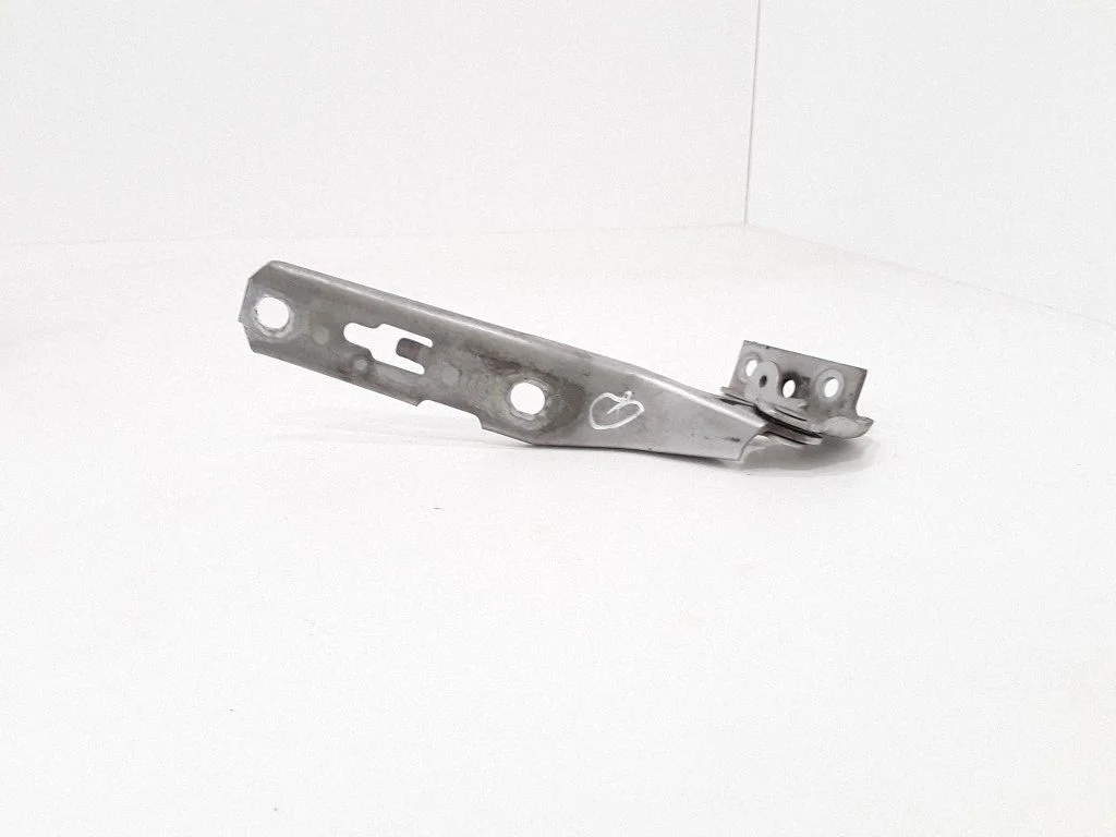 Engine bonnet/hood hinges 8E0823302E