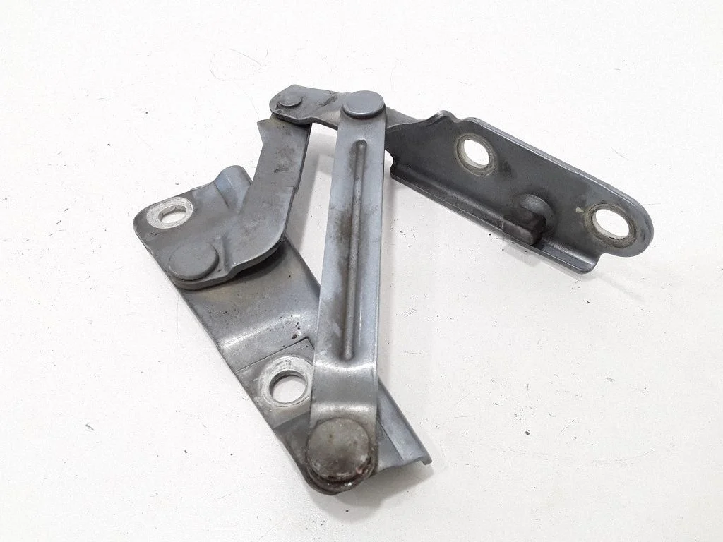 Engine bonnet/hood hinges 6Y0823301A