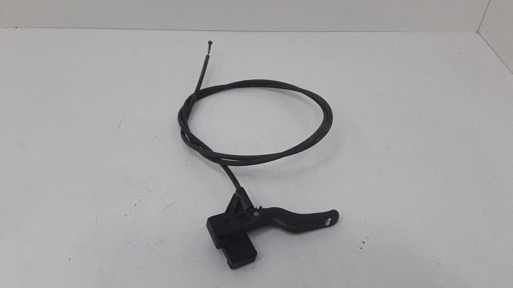 Engine bonnet/hood lock release cable