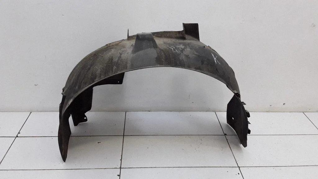 Front wheel arch liner splash guards – left