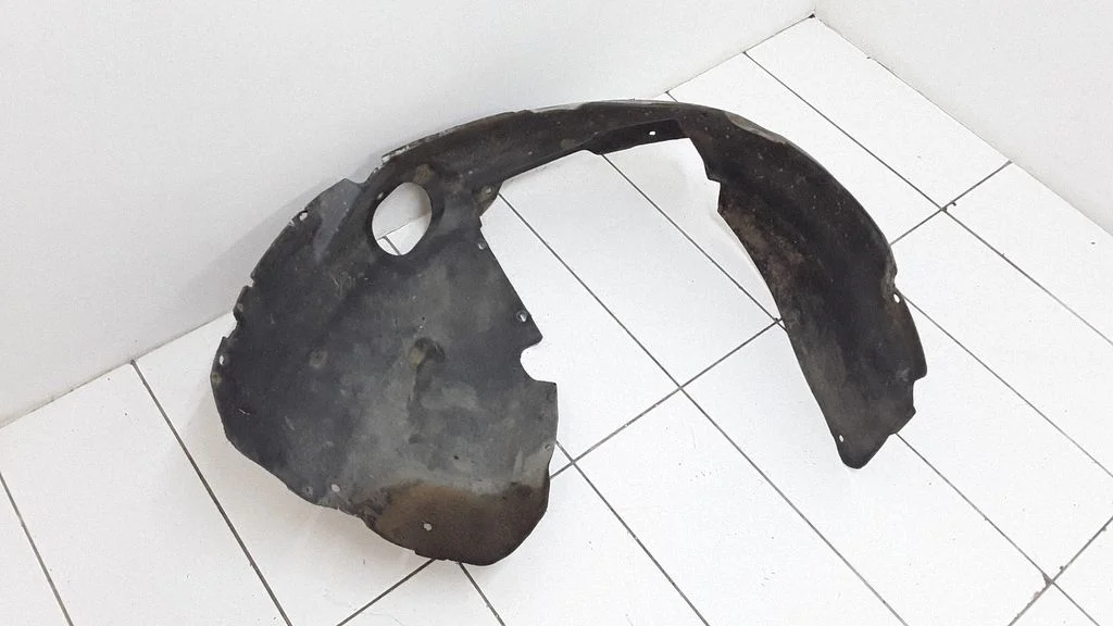Front wheel arch liner splash guards
