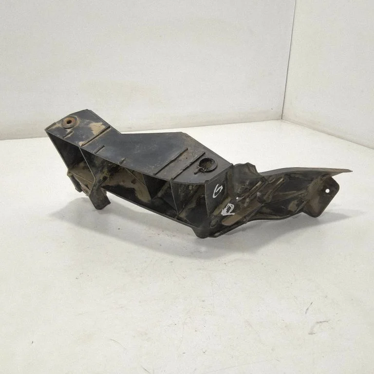 Rear bumper mounting bracket – Volkswagen Polo (2002-2005)