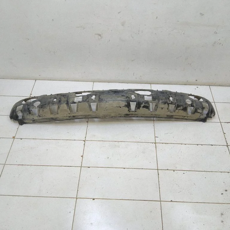 Tagumise kaitseraua kinnitusklamber – Volkswagen Caddy (2004-2010)
