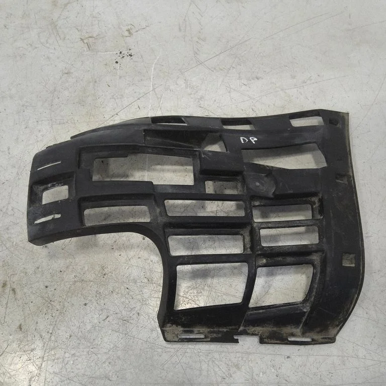 Tagumise kaitseraua kinnitusklamber – Volkswagen Caddy (2004-2010)