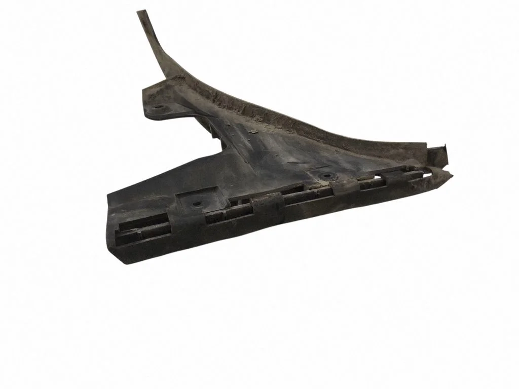 Rear bumper mounting bracket – rear right