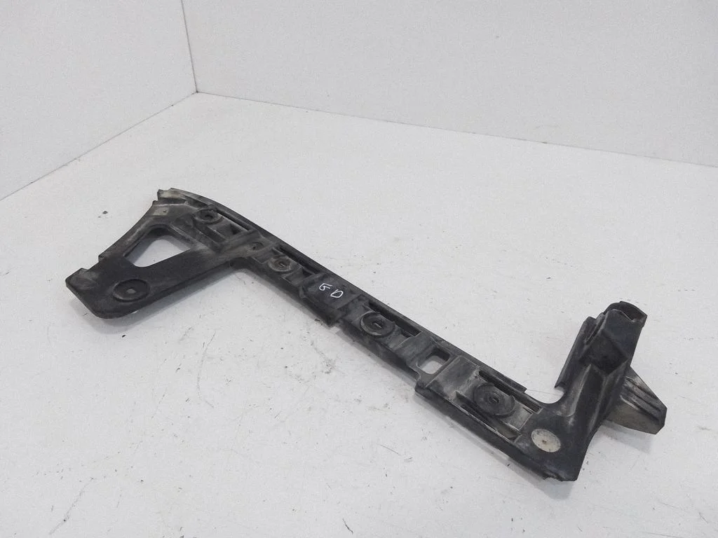 Rear bumper mounting bracket – rear right