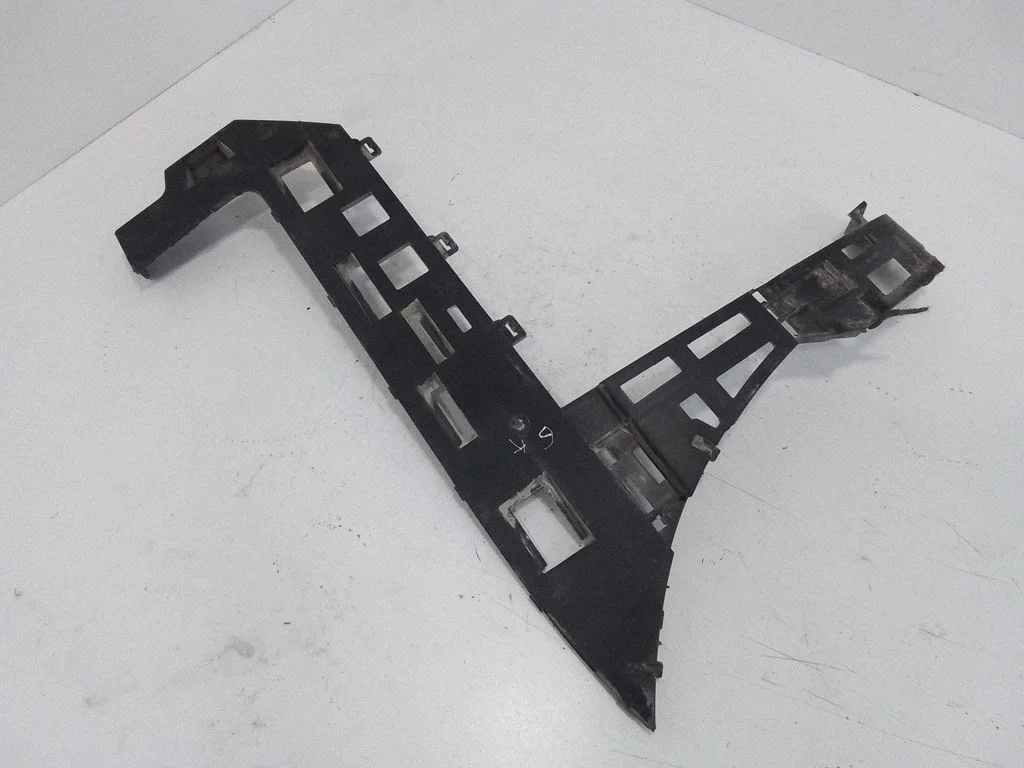 Rear bumper mounting bracket – rear left