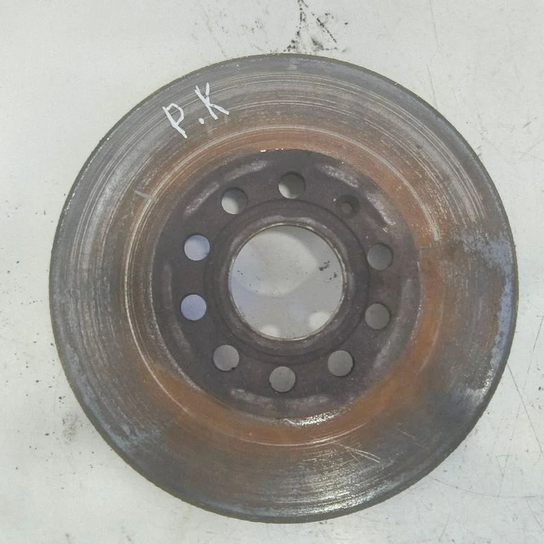 Esimene piduriketas – eesmine