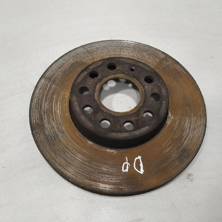 Front brake disc – front right