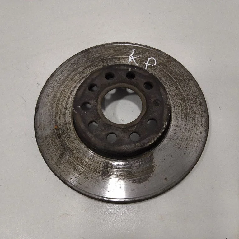 Front brake disc – front left