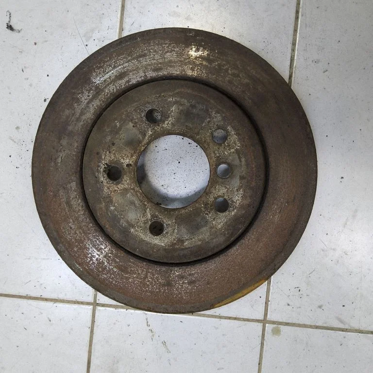 Aizmugurējais bremžu disks – aizmugurējā