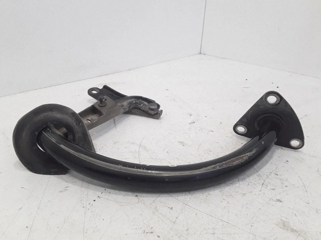 Tailgate/trunk/boot hinge BC5827302