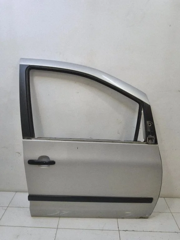 Front door – front right