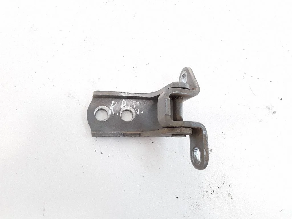 Front door upper hinge – Toyota Avensis T250 (2006-2009)