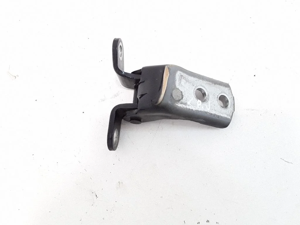 Front door upper hinge – Toyota Avensis T250 (2003-2006)