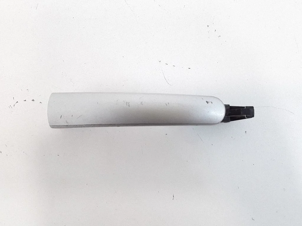 Front door exterior handle – front left