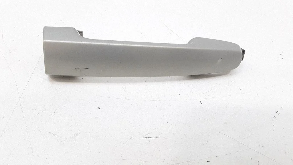 Front door exterior handle – front right