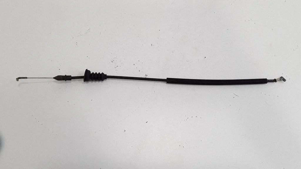Front door cable line – right