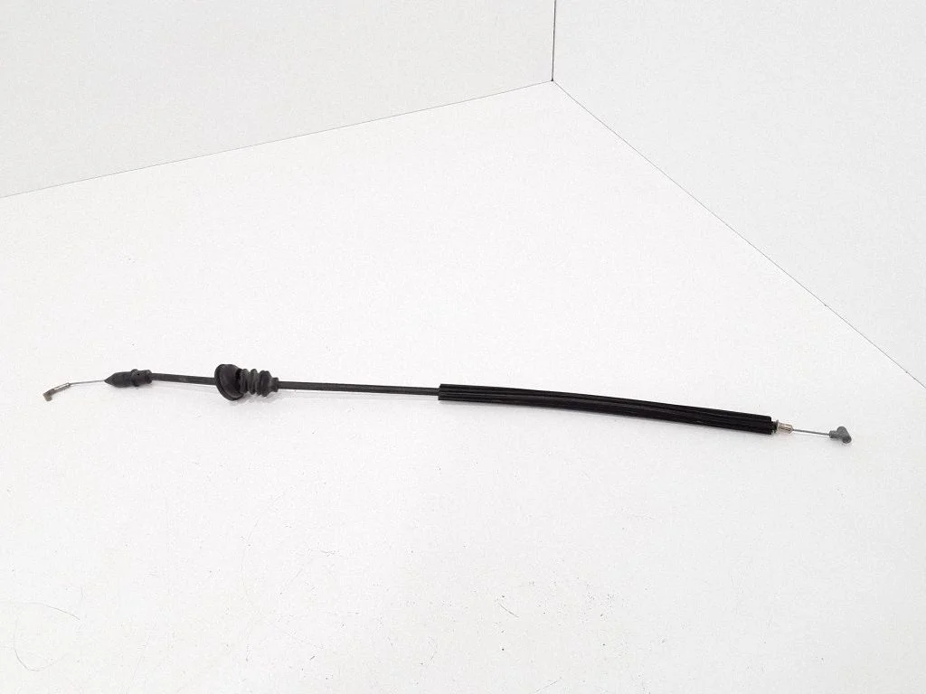 Front door cable line – right