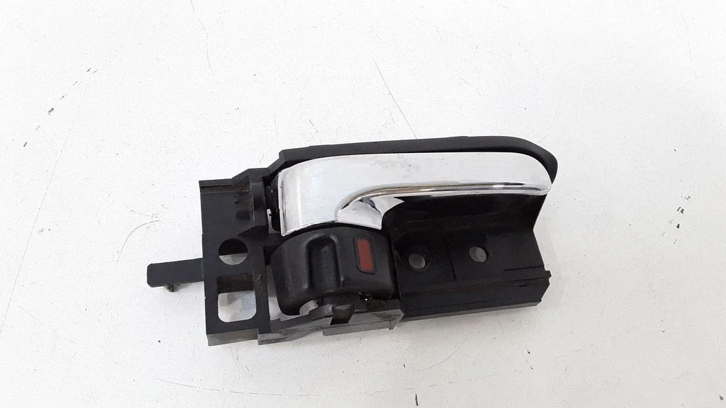 Front door interior handle – right