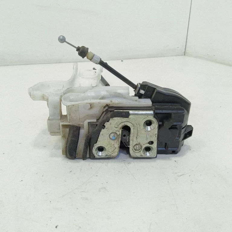 Front door lock – KIA Ceed (2006-2012)