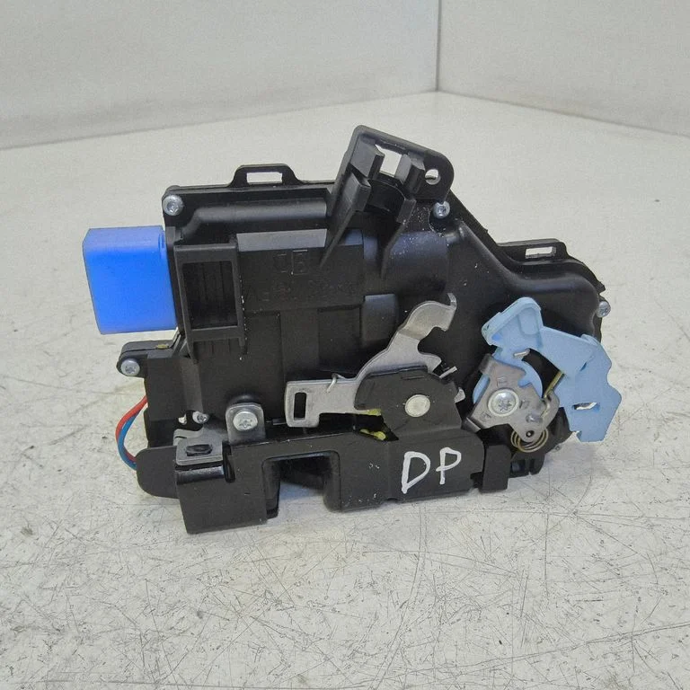 Front door lock PA66307
