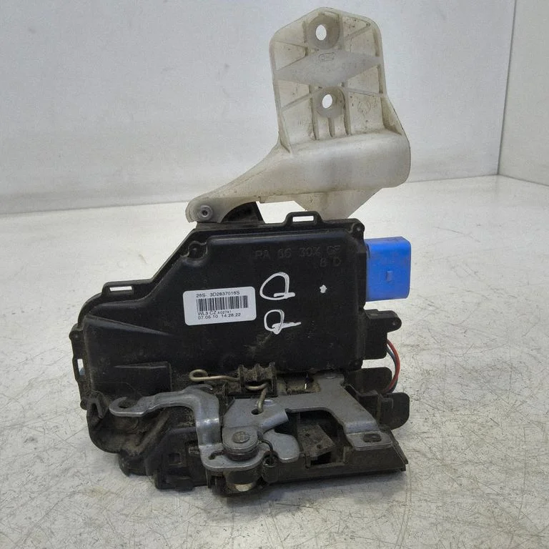 Front door lock – Volkswagen Caddy (2004-2010)
