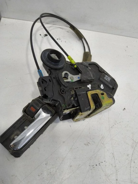 Front door lock – front right