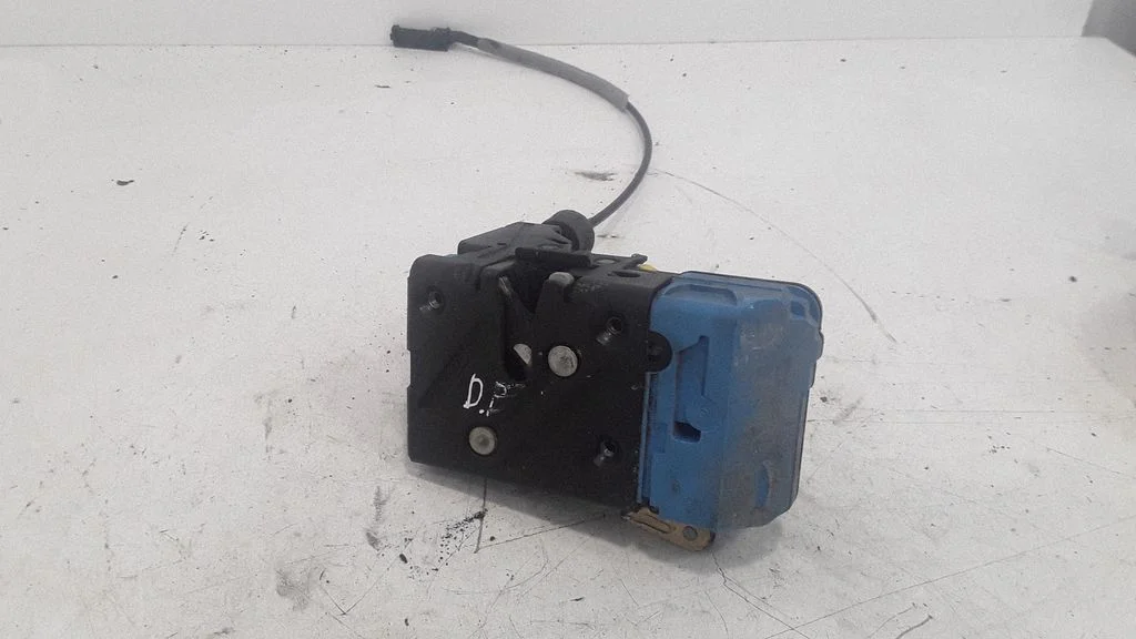 Front door lock – right