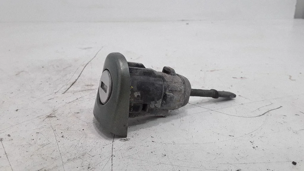 Front door lock – left