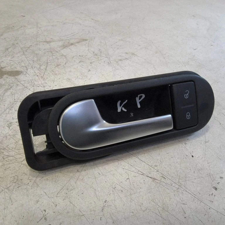 Iekšējais atvēršanas rokturis – Volkswagen Golf Plus (2005-2013)