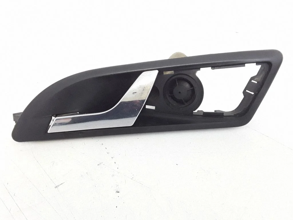 Front door interior handle – Skoda Octavia Mk3 (5E) (2013-2019)