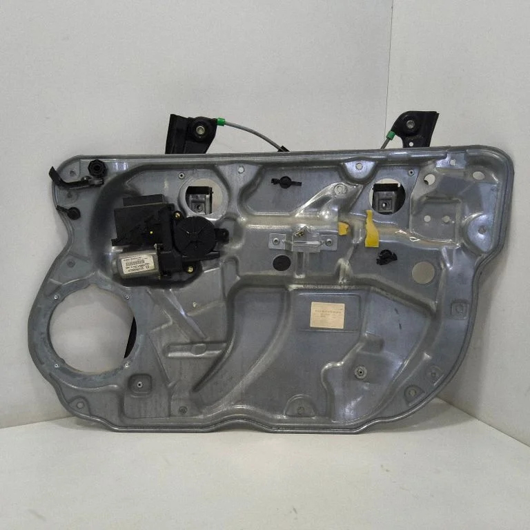 Front door window regulator with motor – Volkswagen Polo (2002-2005)