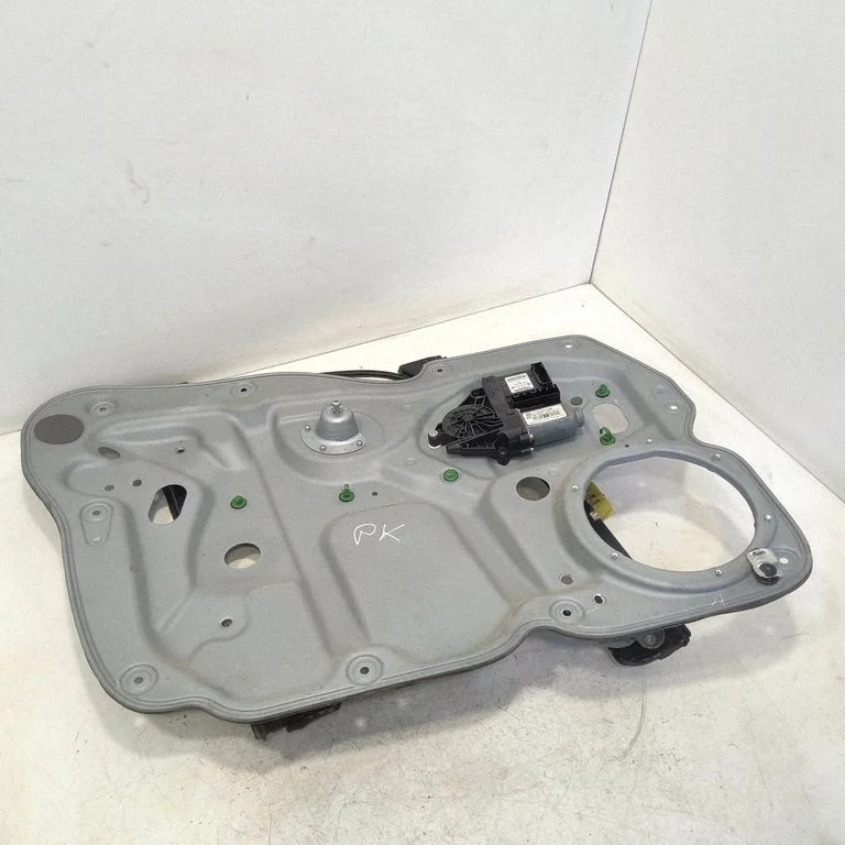 Esiukse elektriline aknatõstuk mootoriga – Volkswagen Caddy (2004-2010)