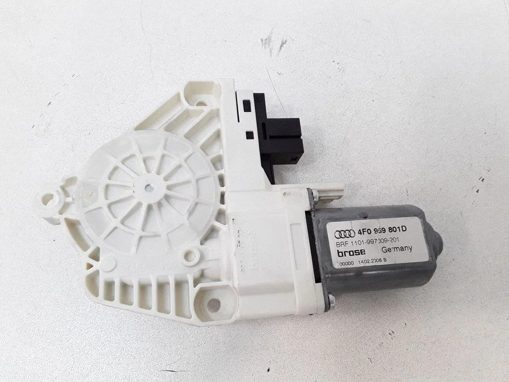 Priekšējā loga pacēlāja motoriņš 4F0959801D