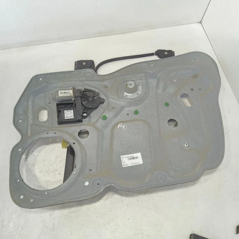 Esiukse elektriline aknatõstuk mootoriga – Volkswagen Caddy (2004-2010)