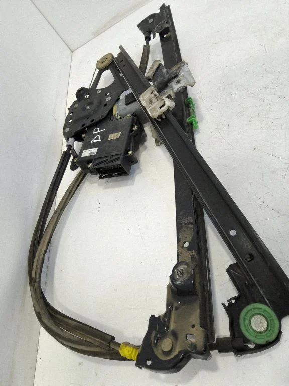 Front door window regulator with motor 7M3959802